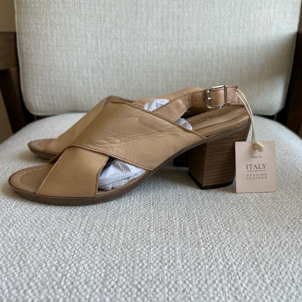 NWT Tan Block Heel Leather Sandals with Crossed Straps, Italy, size EU 40